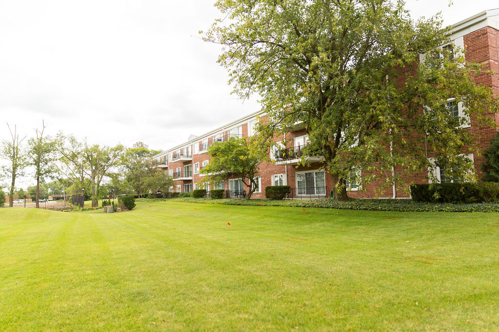 3427 VOLLMER Road #209, Flossmoor, IL 60422