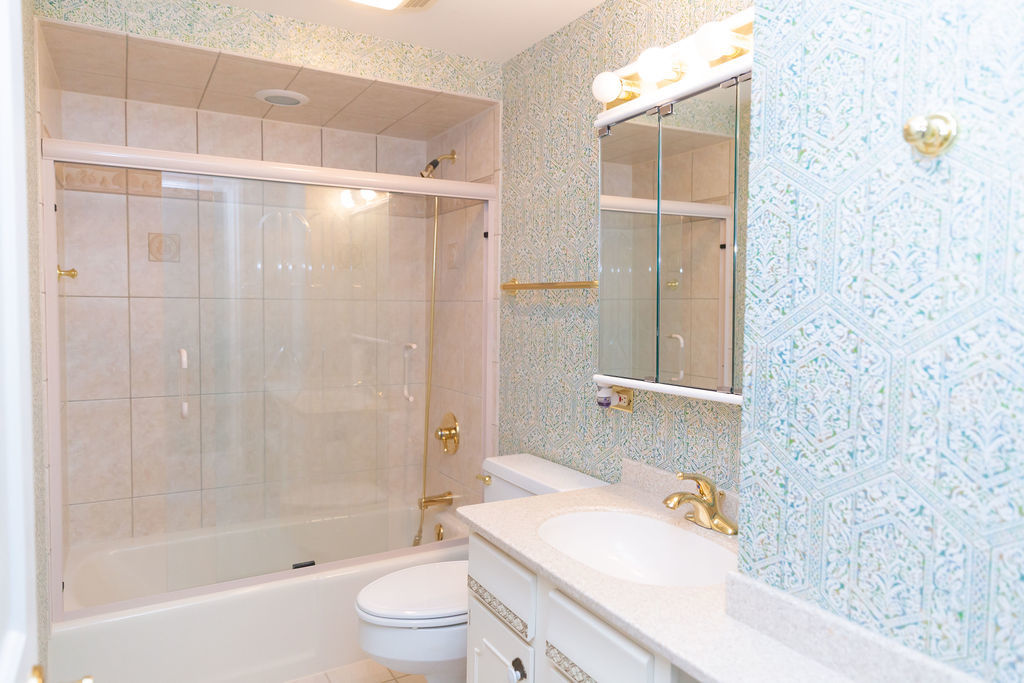 3427 VOLLMER Road #209, Flossmoor, IL 60422