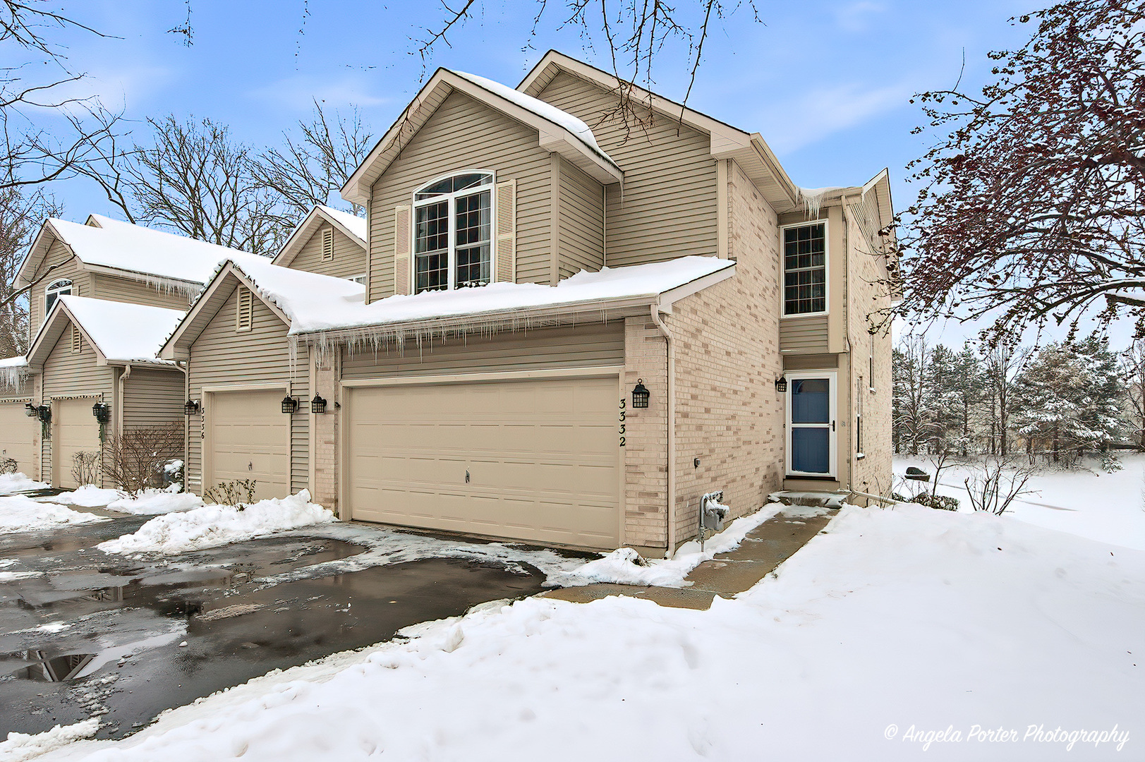 3332 Twisted Oak Court, McHenry, IL 60051