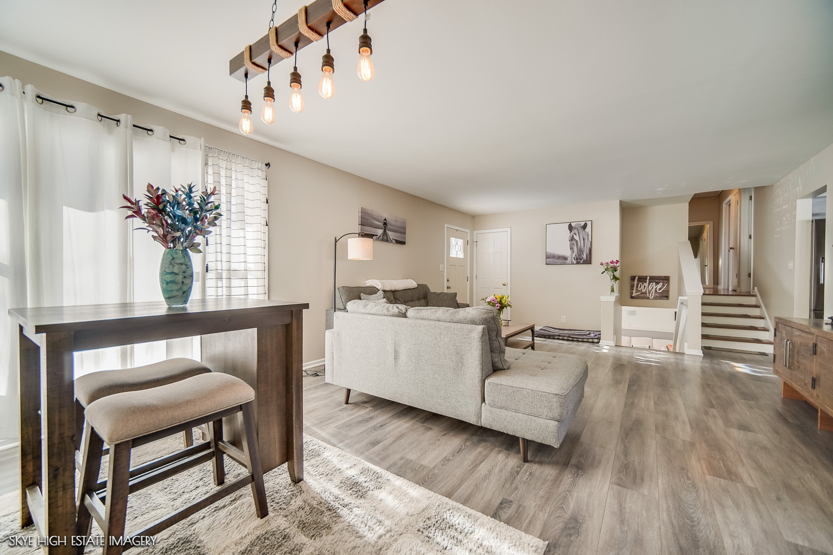 113 APRIL Lane, North Aurora, IL 60542