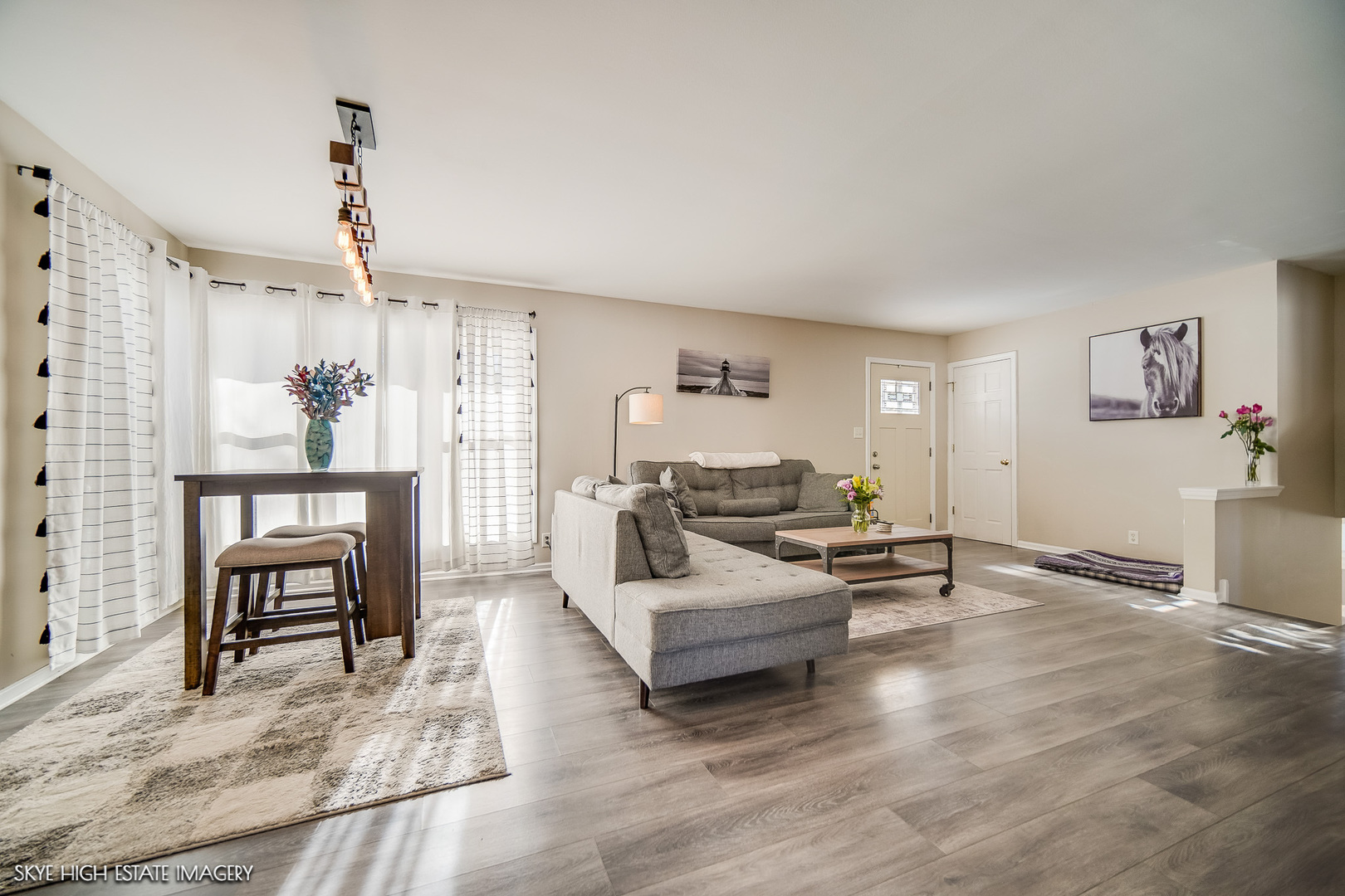 113 APRIL Lane, North Aurora, IL 60542