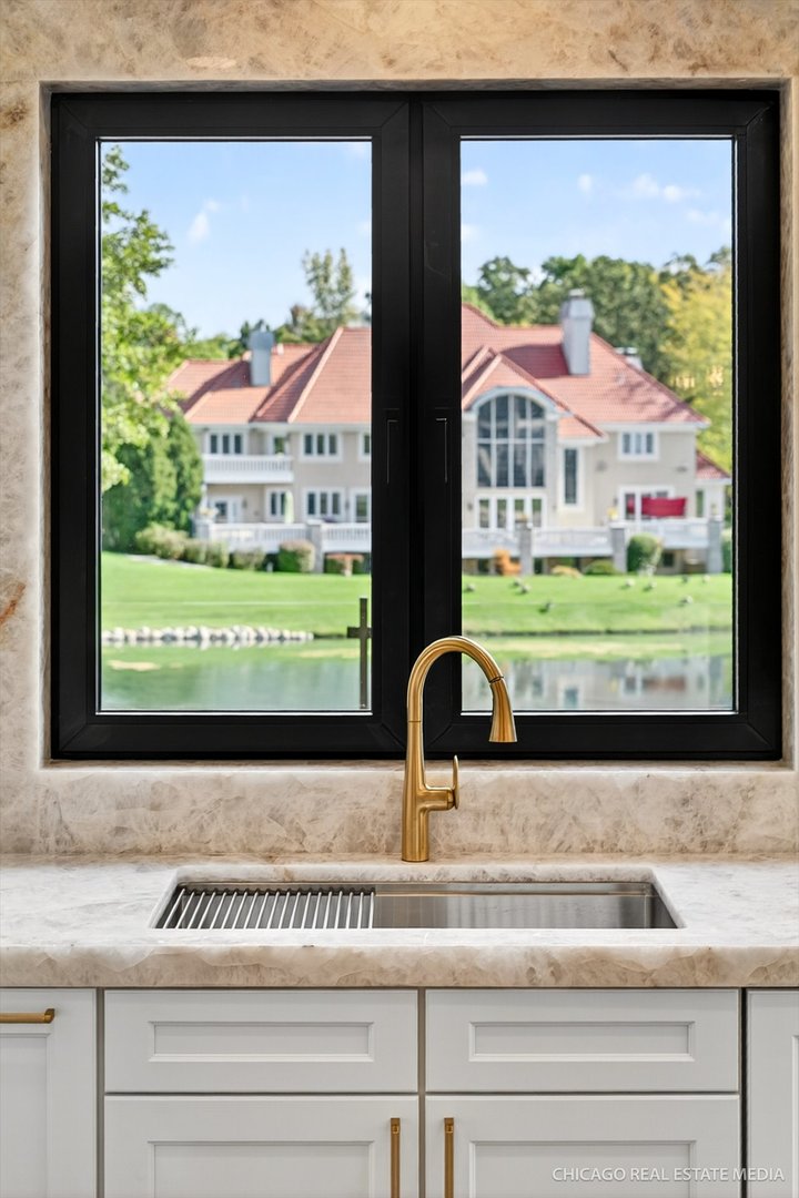 9427 Falling Waters Drive, Burr Ridge, IL 60527