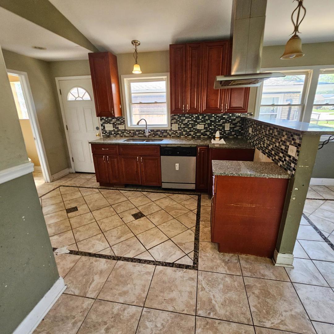 14237 Minerva Avenue, Dolton, IL 60419