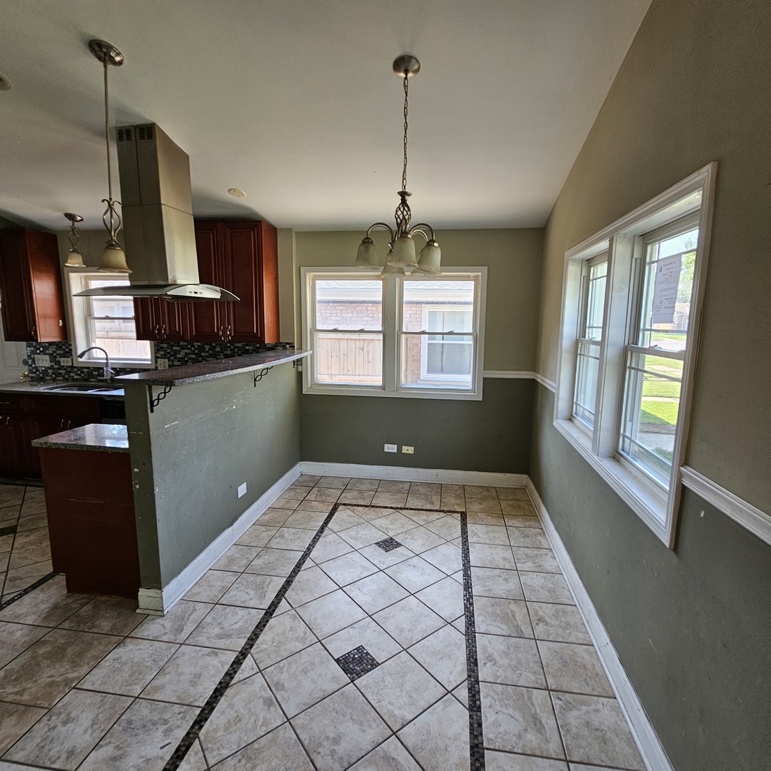 14237 Minerva Avenue, Dolton, IL 60419