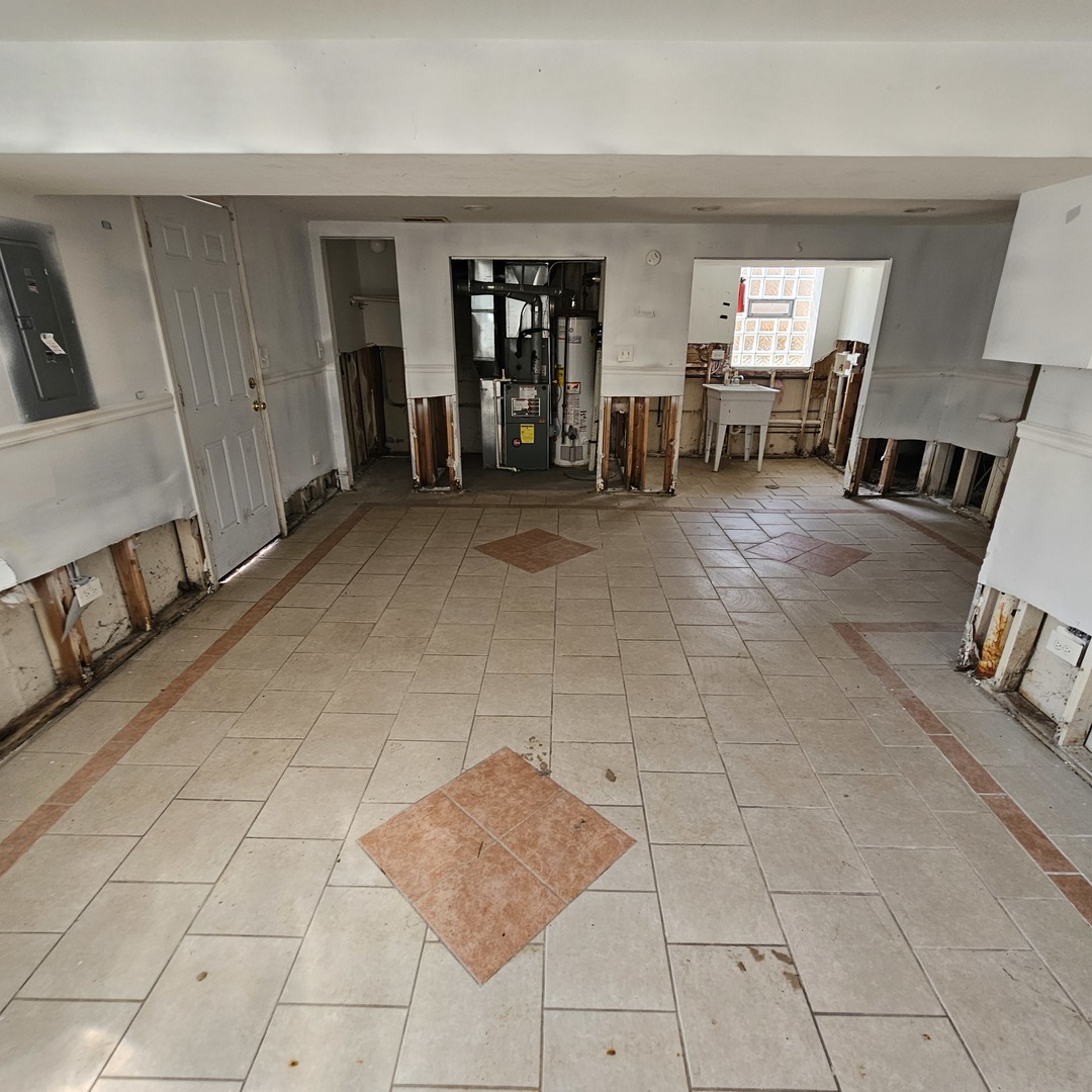 14237 Minerva Avenue, Dolton, IL 60419