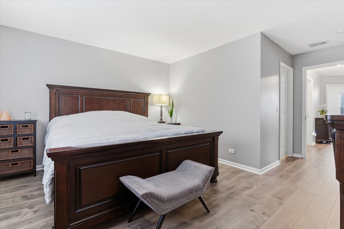 1389 S Candlestick Way, Waukegan, IL 60085