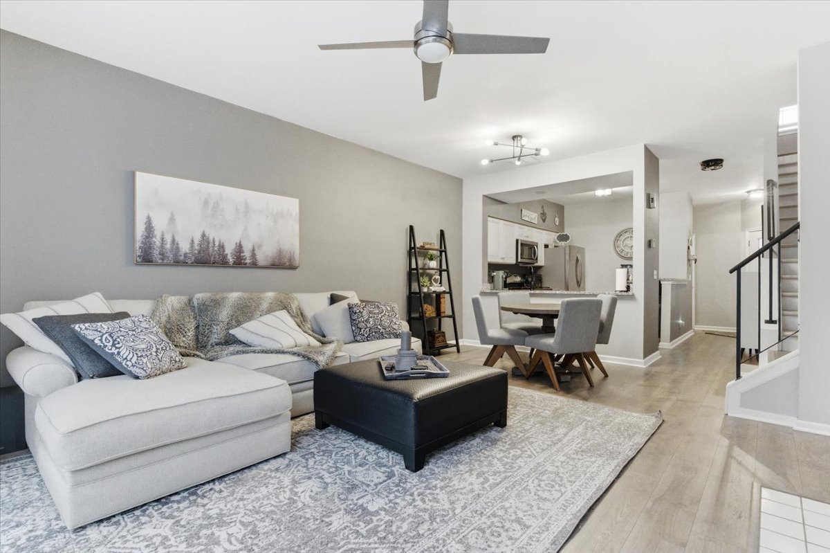 1389 S Candlestick Way, Waukegan, IL 60085