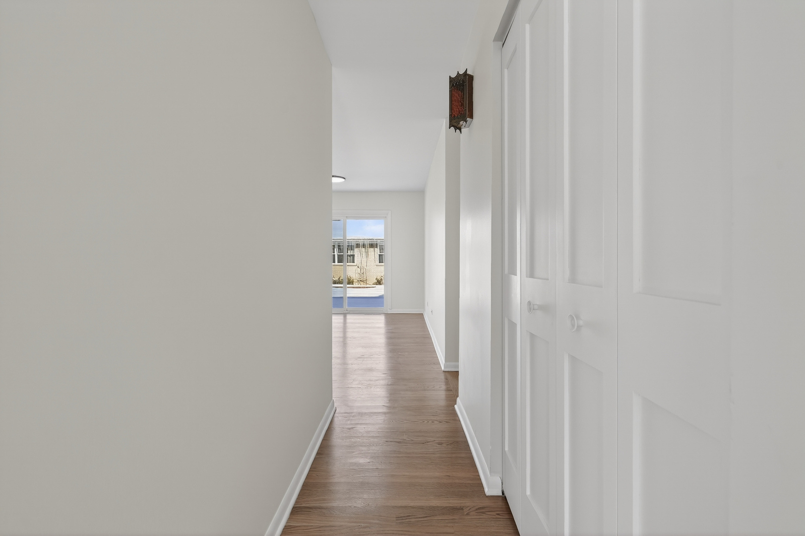 6 W Cypress Street, Arlington Heights, IL 60005