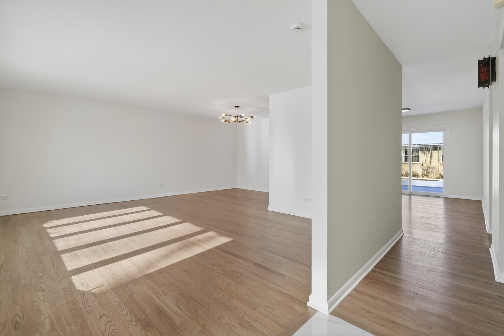 6 W Cypress Street, Arlington Heights, IL 60005