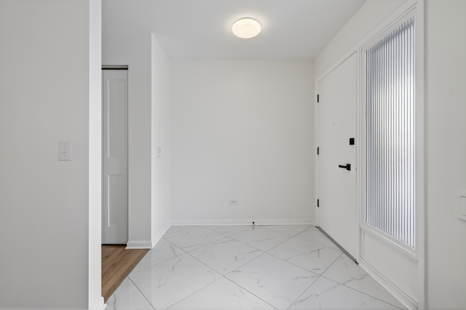 6 W Cypress Street, Arlington Heights, IL 60005