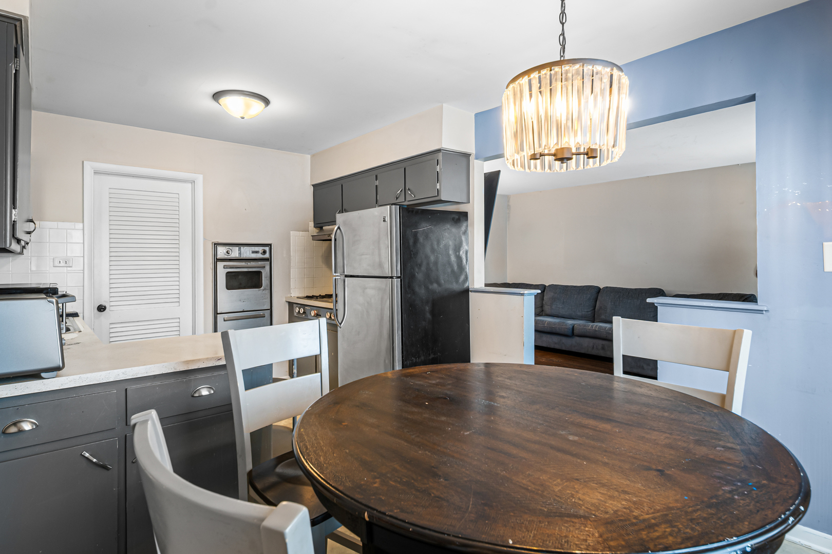 7727 New England Avenue, Burbank, IL 60459