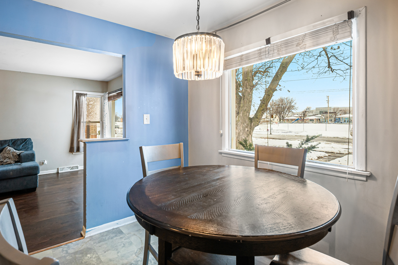 7727 New England Avenue, Burbank, IL 60459