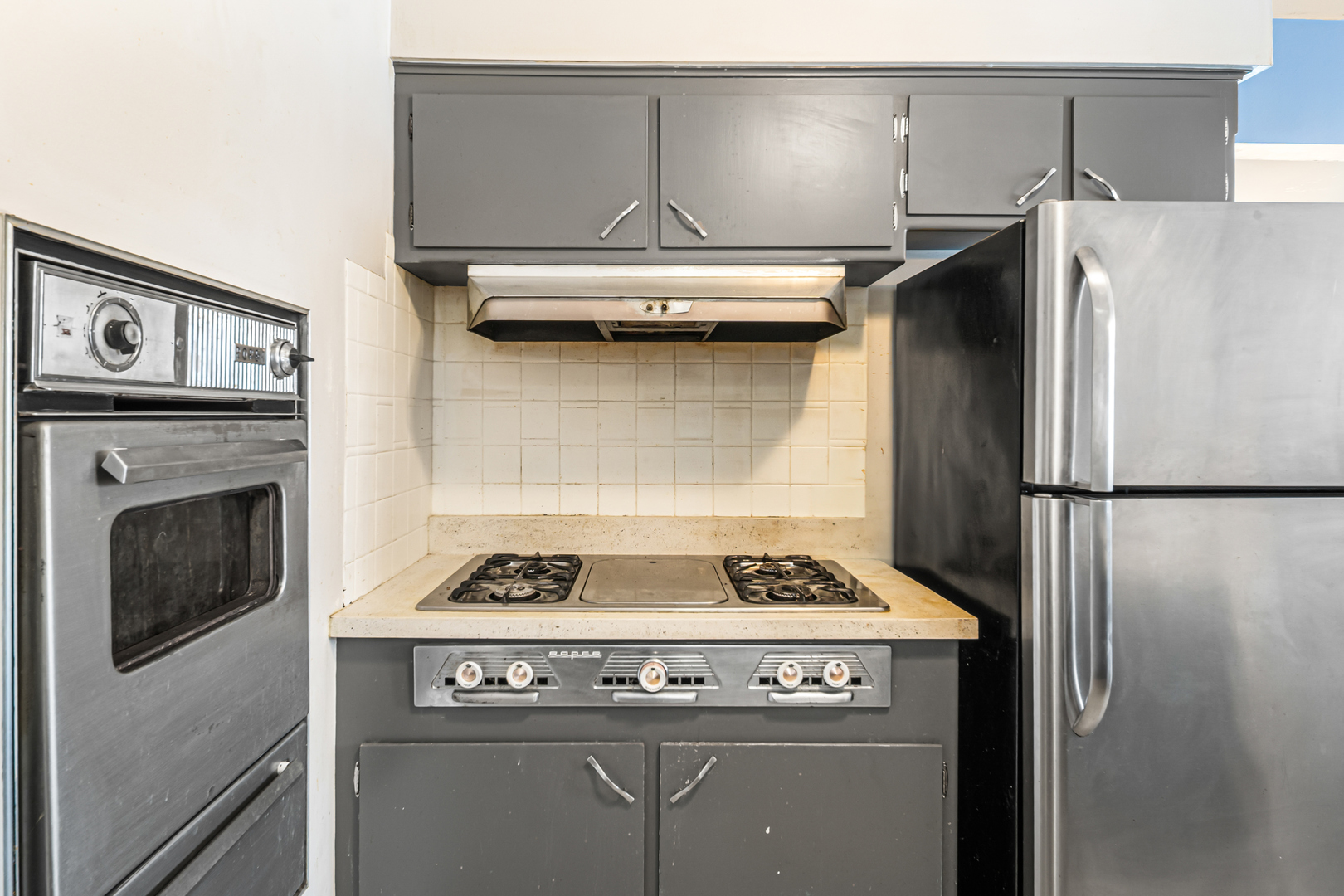 7727 New England Avenue, Burbank, IL 60459