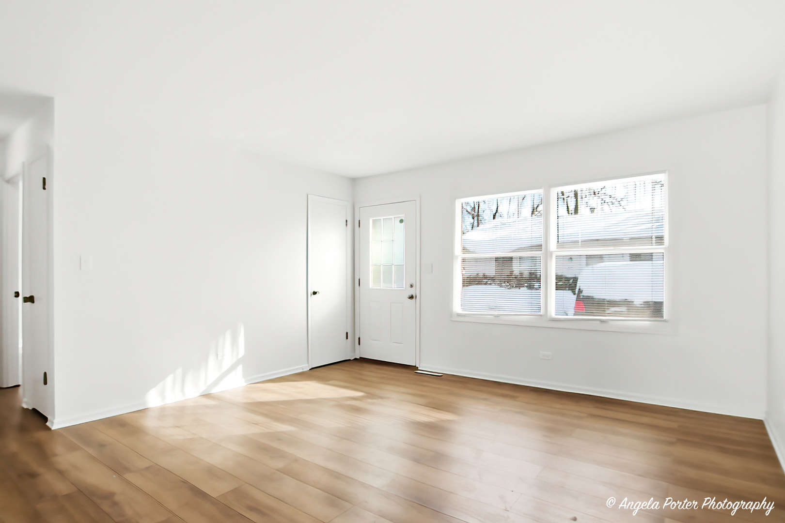 829 Washington Street #1, Woodstock, IL 60098