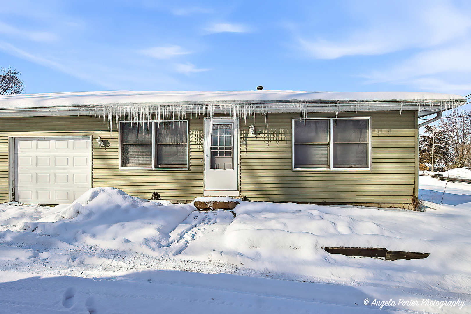 829 Washington Street #1, Woodstock, IL 60098