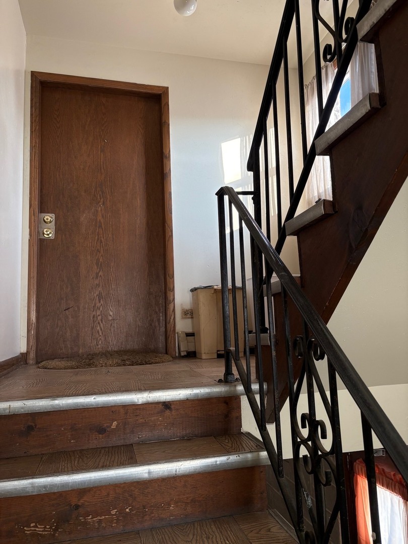 77 Paxton Avenue, Calumet City, IL 60409