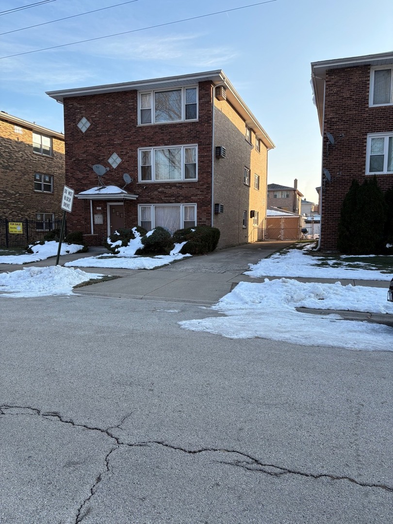 77 Paxton Avenue, Calumet City, IL 60409