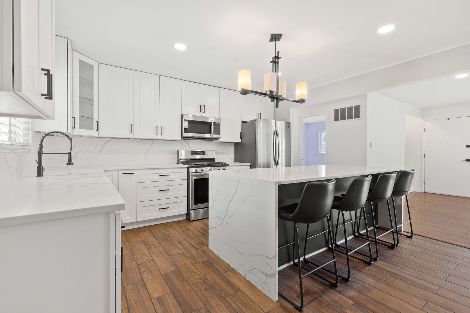 543 Victoria Lane, Wood Dale, IL 60191