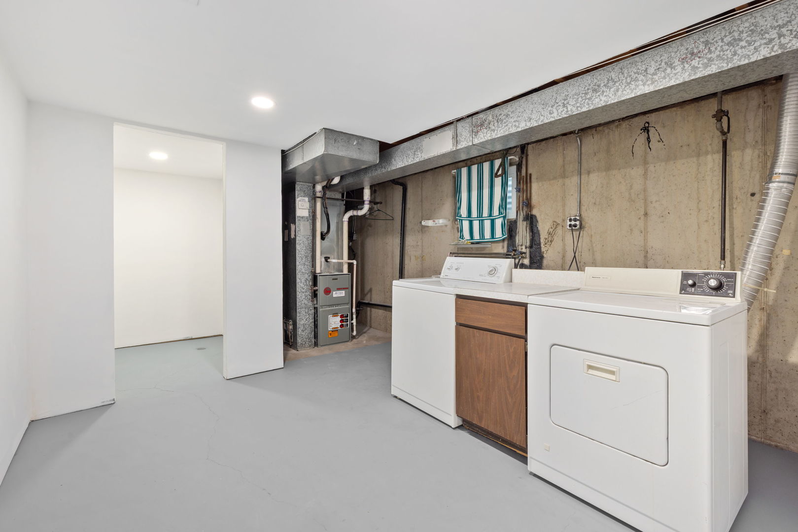 543 Victoria Lane, Wood Dale, IL 60191