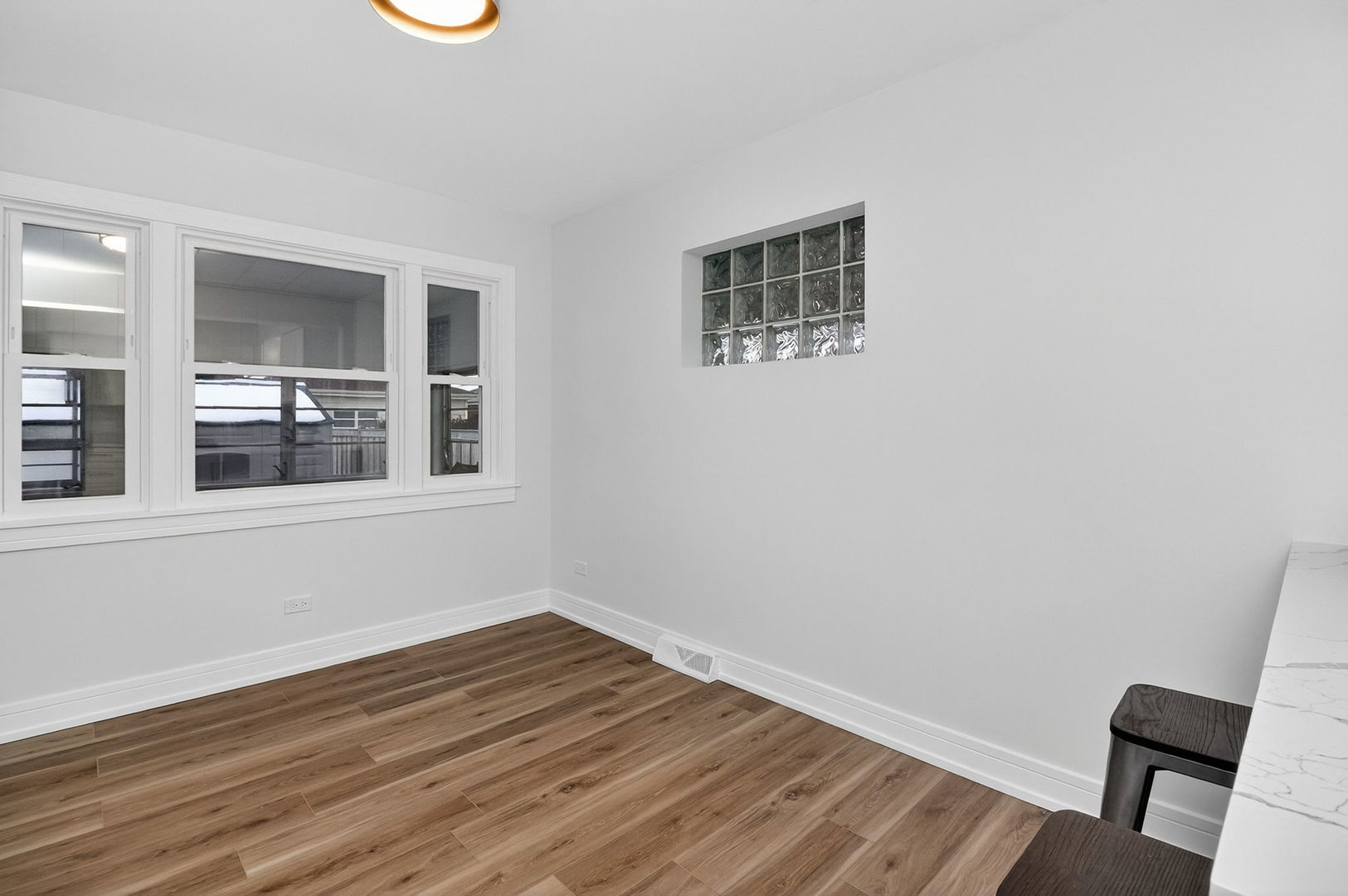 7624 W Ainslie Street, Harwood Heights, IL 60706