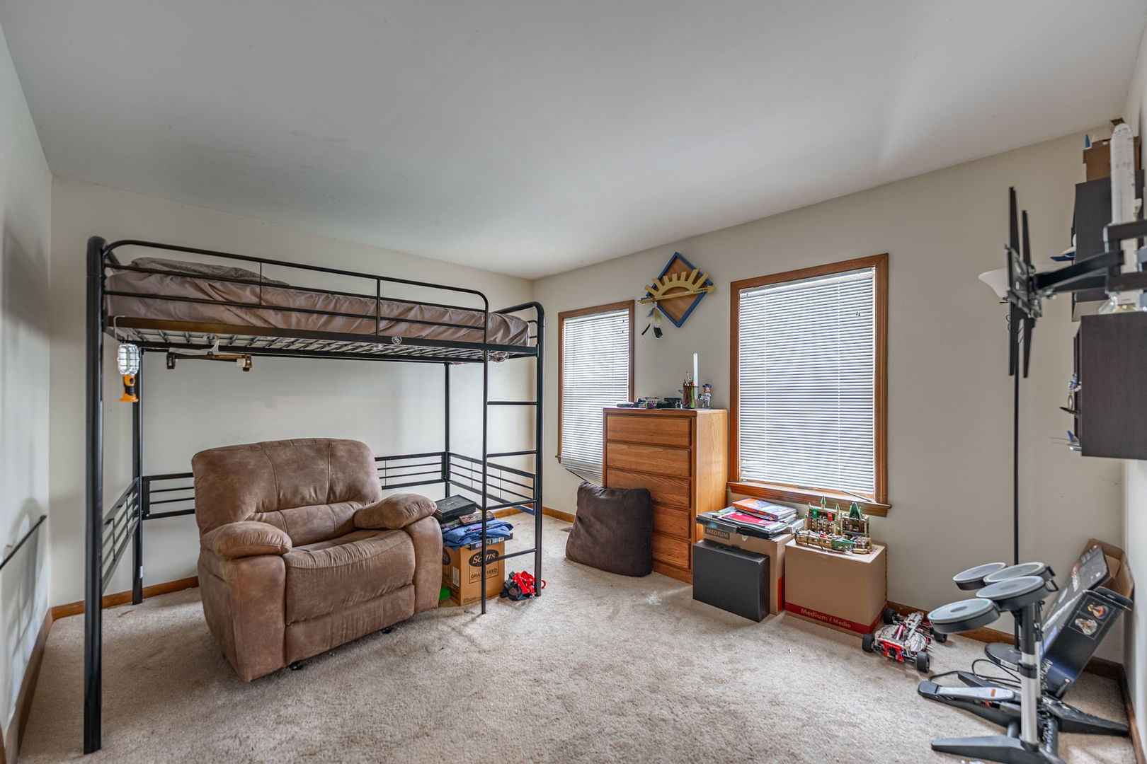 38W725 Cloverfield Drive, St. Charles, IL 60175