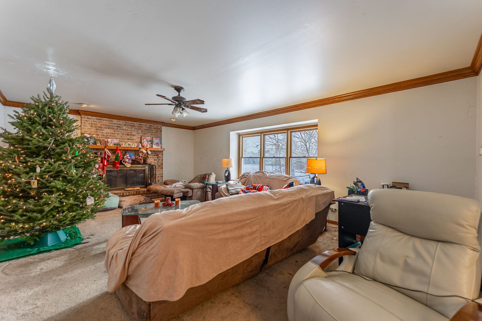 38W725 Cloverfield Drive, St. Charles, IL 60175