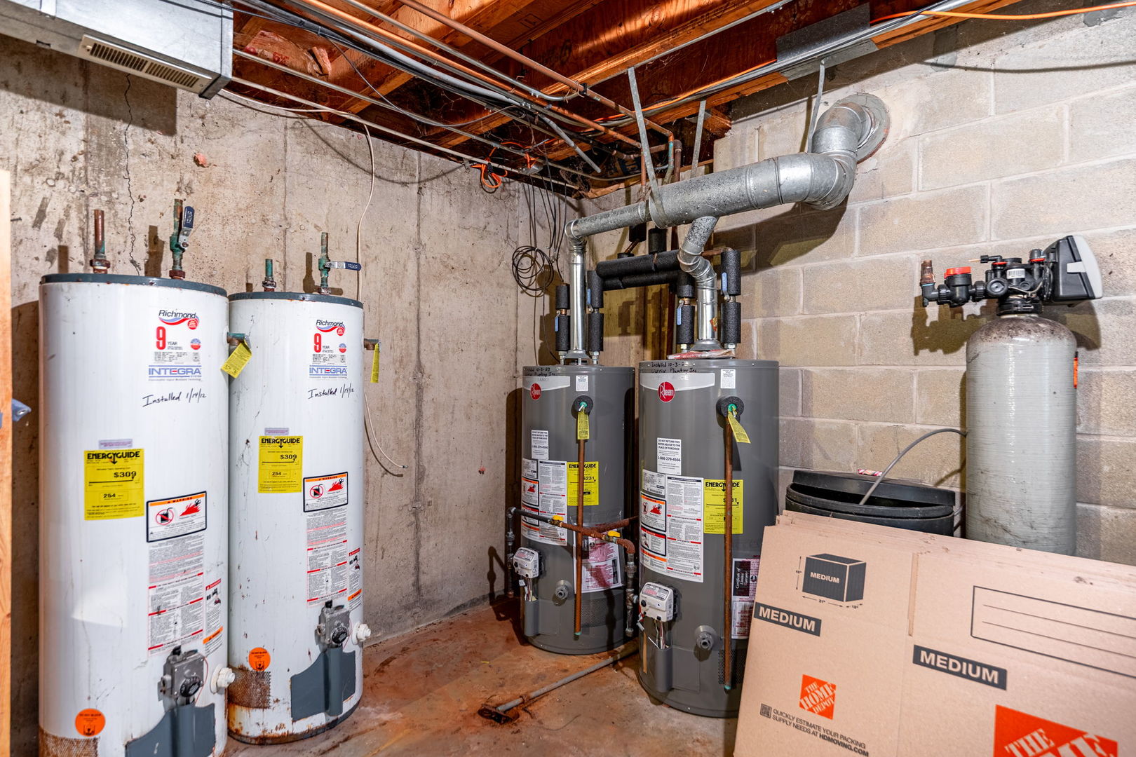 38W725 Cloverfield Drive, St. Charles, IL 60175