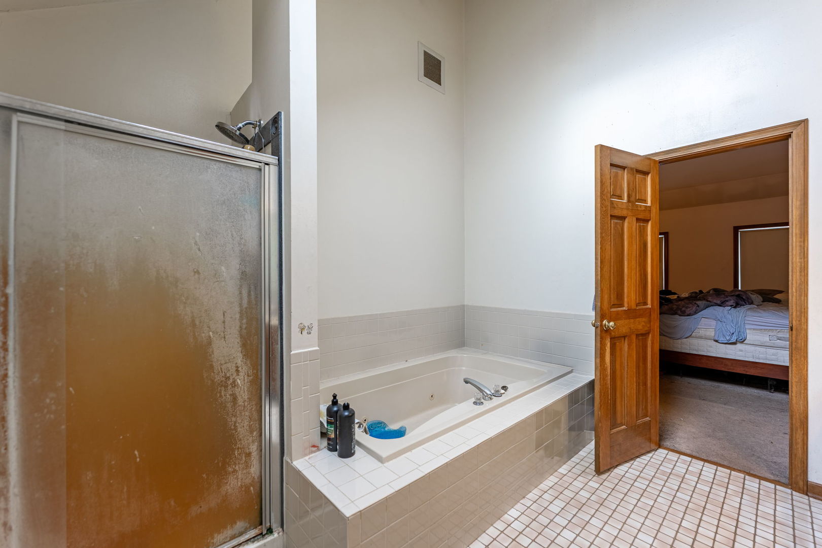 38W725 Cloverfield Drive, St. Charles, IL 60175