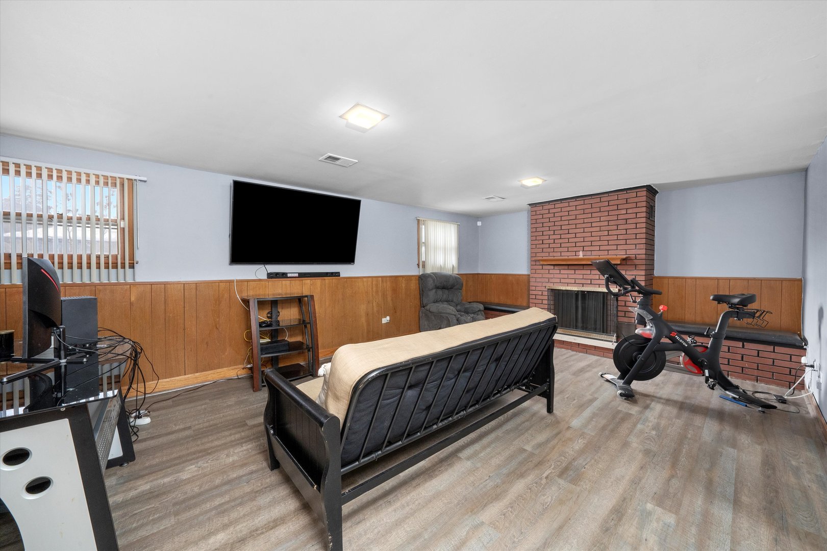 16061 Wabash Avenue, South Holland, IL 60473