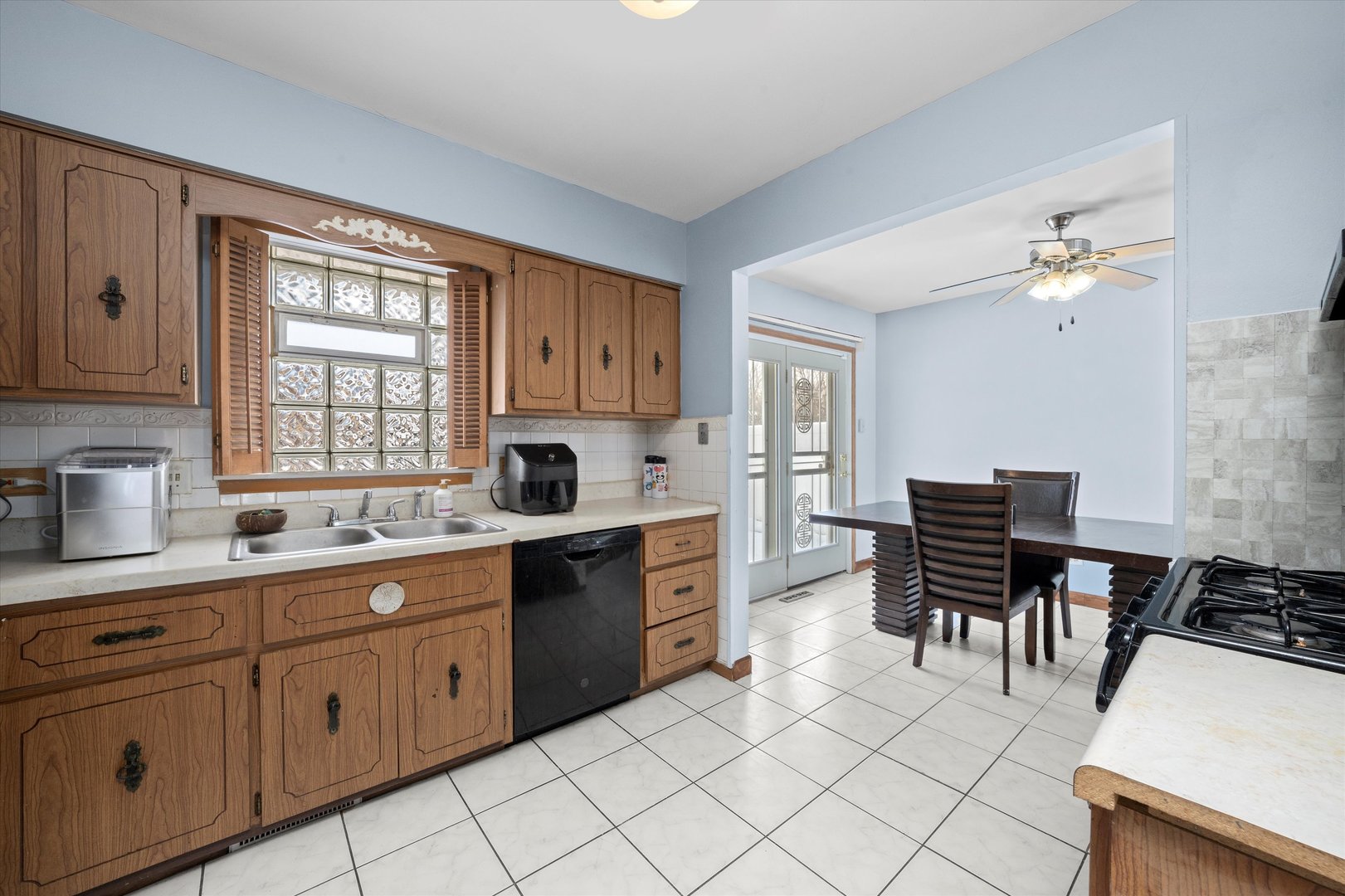 16061 Wabash Avenue, South Holland, IL 60473