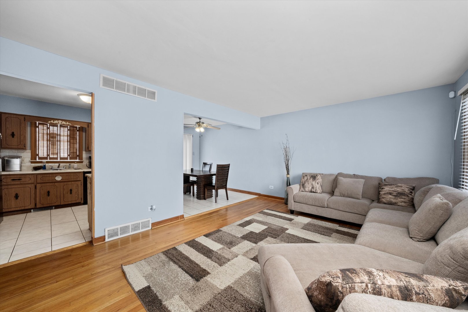 16061 Wabash Avenue, South Holland, IL 60473