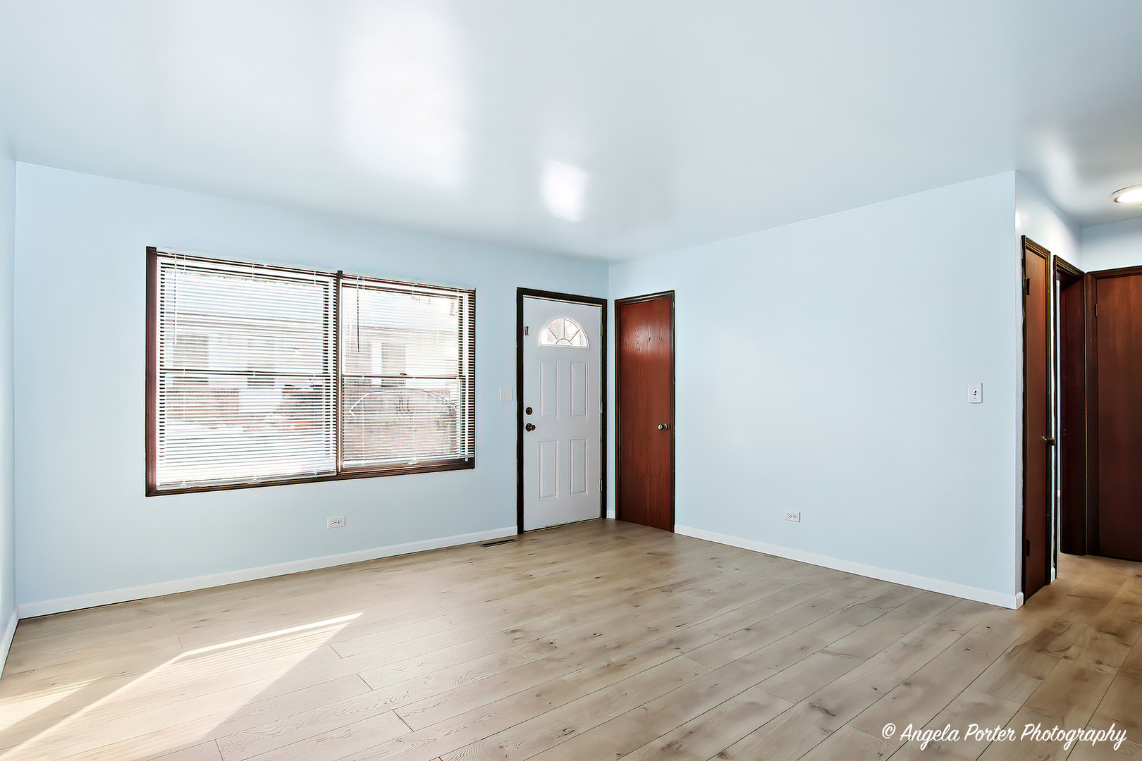 831 Washington Street #2, Woodstock, IL 60098