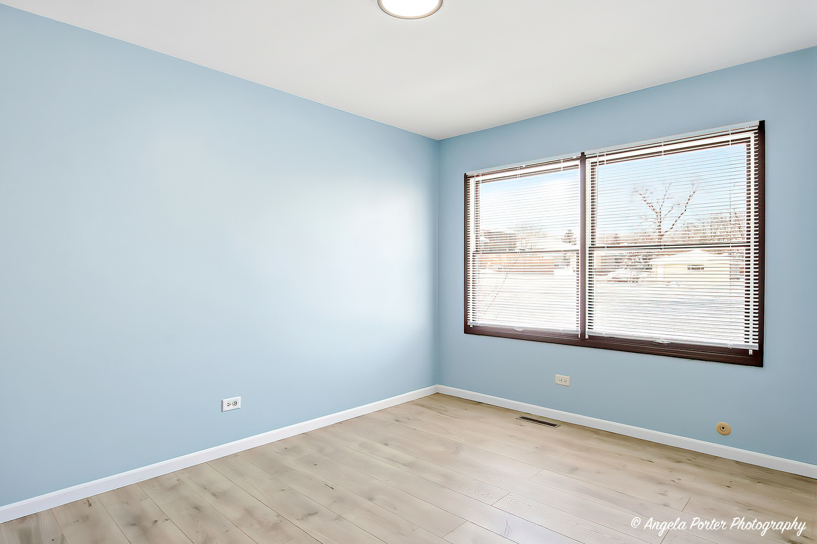 831 Washington Street #2, Woodstock, IL 60098