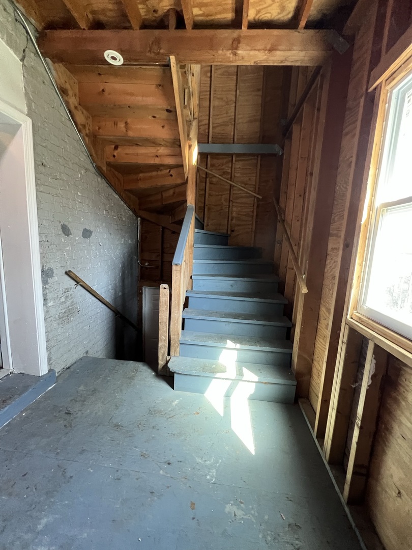 801 S Kedvale Avenue, Chicago, IL 60624