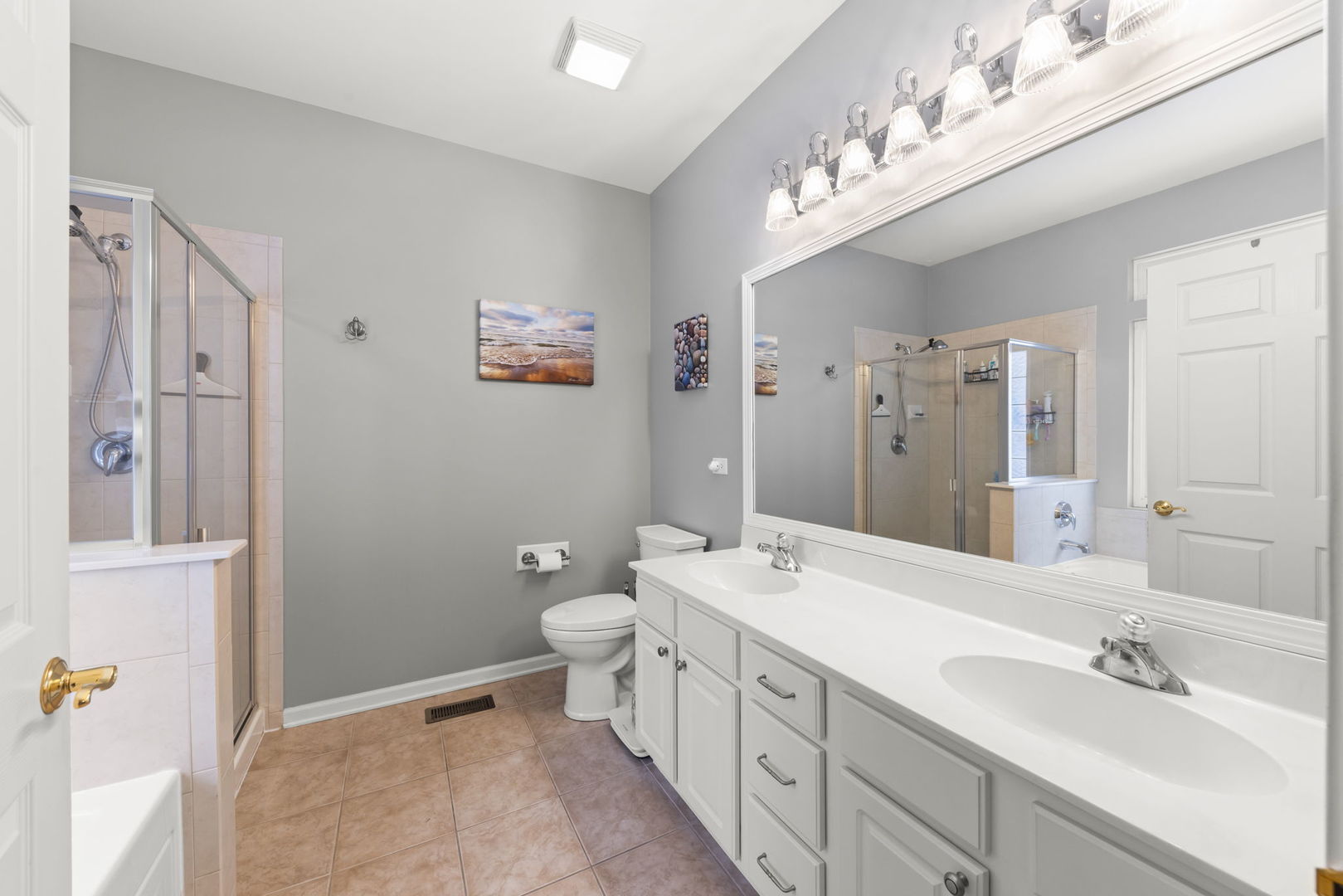 16174 Seneca Lake Circle, Crest Hill, IL 60403