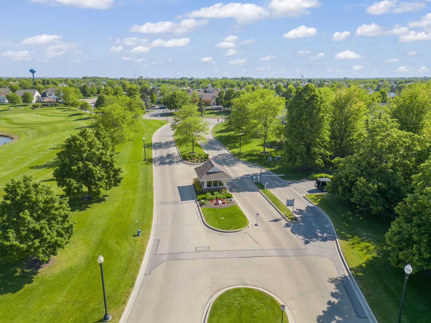 16174 Seneca Lake Circle, Crest Hill, IL 60403