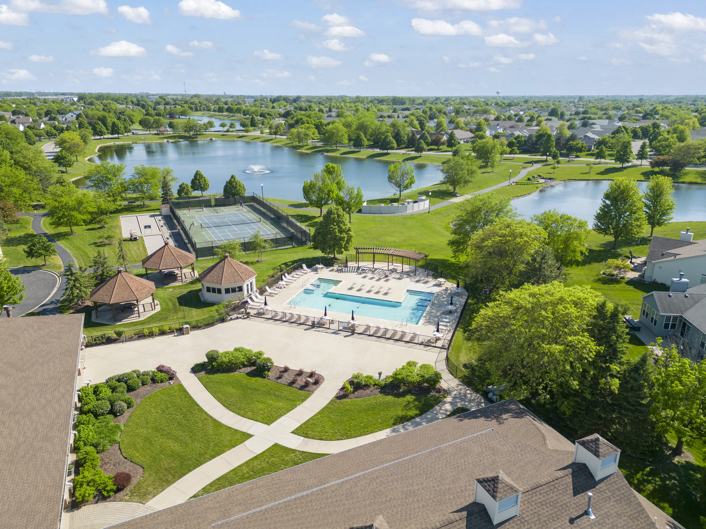 16174 Seneca Lake Circle, Crest Hill, IL 60403