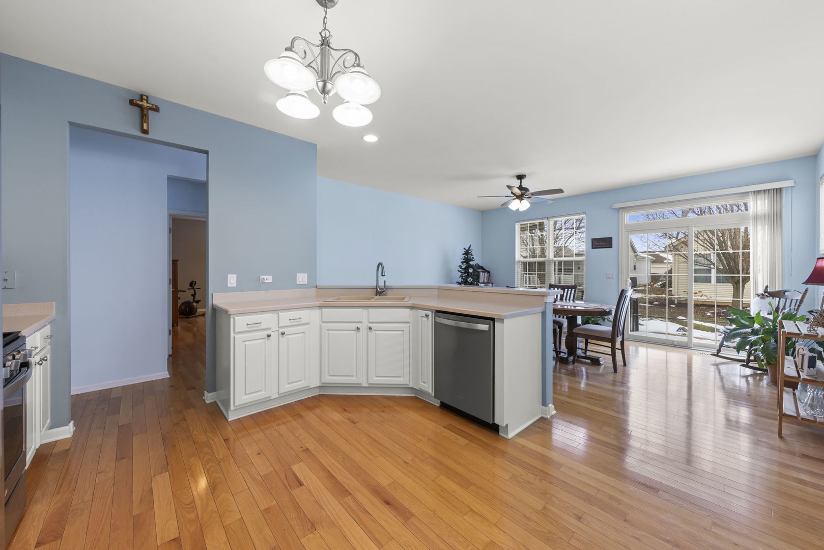 16174 Seneca Lake Circle, Crest Hill, IL 60403