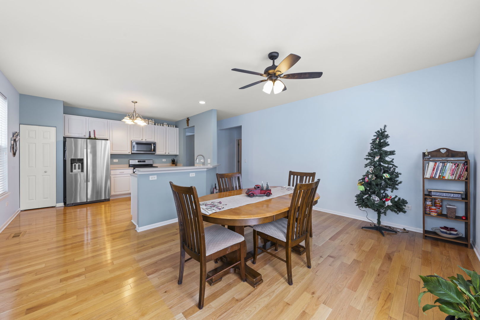 16174 Seneca Lake Circle, Crest Hill, IL 60403