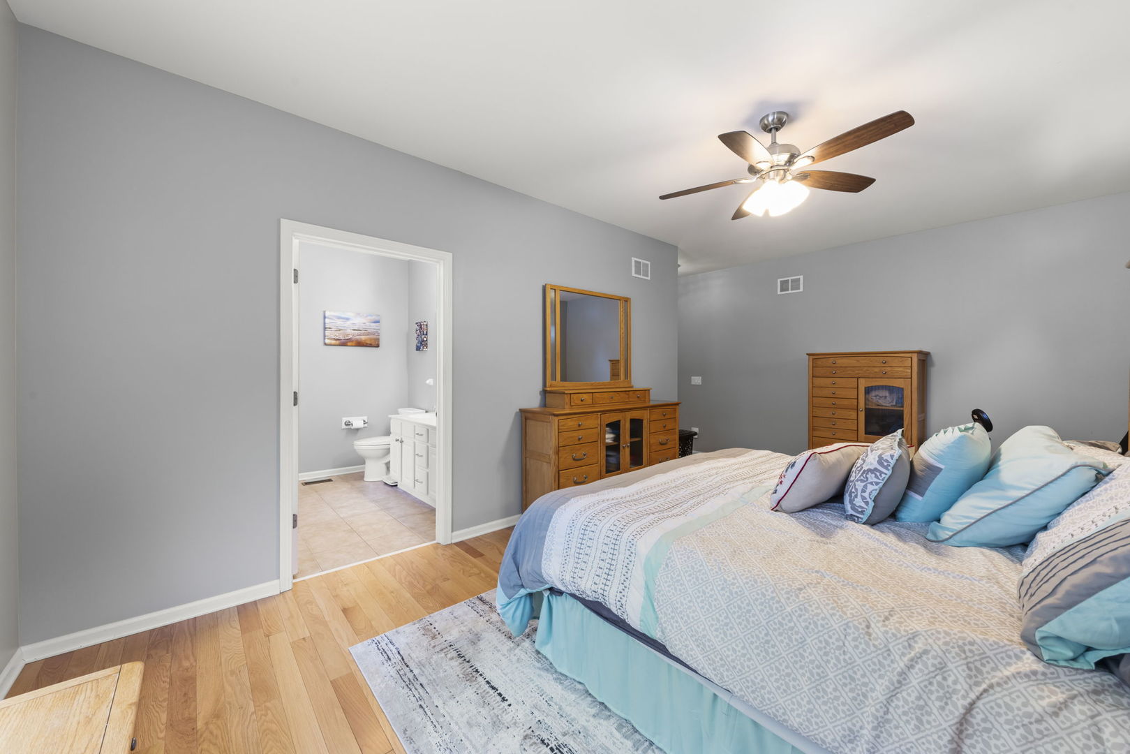 16174 Seneca Lake Circle, Crest Hill, IL 60403