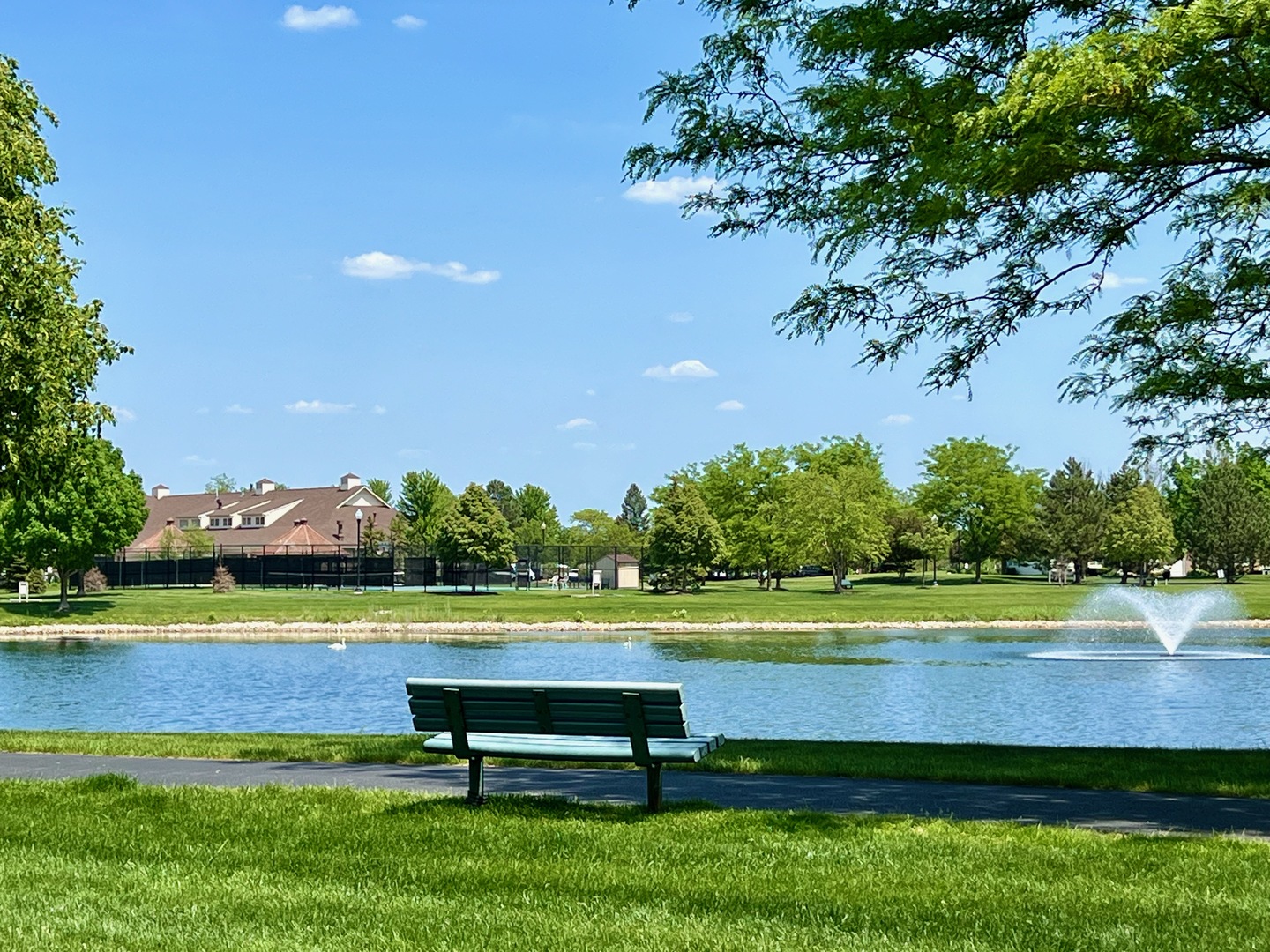 16174 Seneca Lake Circle, Crest Hill, IL 60403