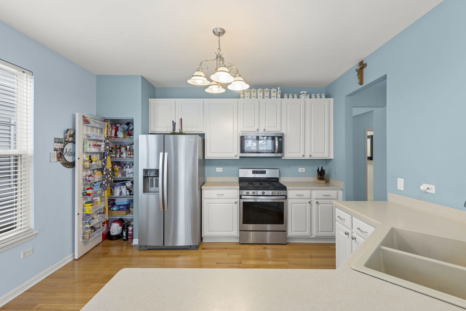 16174 Seneca Lake Circle, Crest Hill, IL 60403