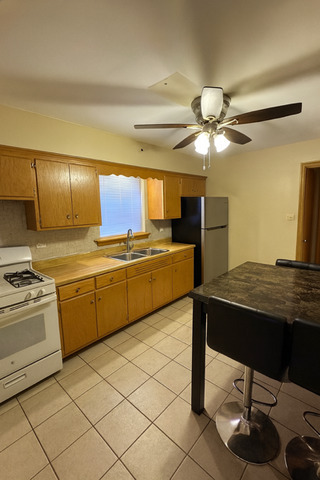 3648 W 81st Street, Chicago, IL 60652