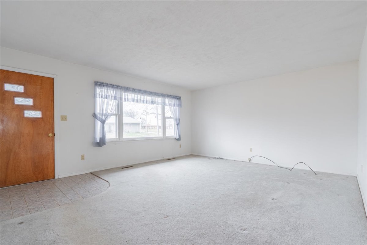 304 N Main Street, Mclean, IL 61754