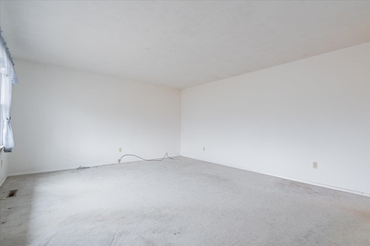 304 N Main Street, Mclean, IL 61754