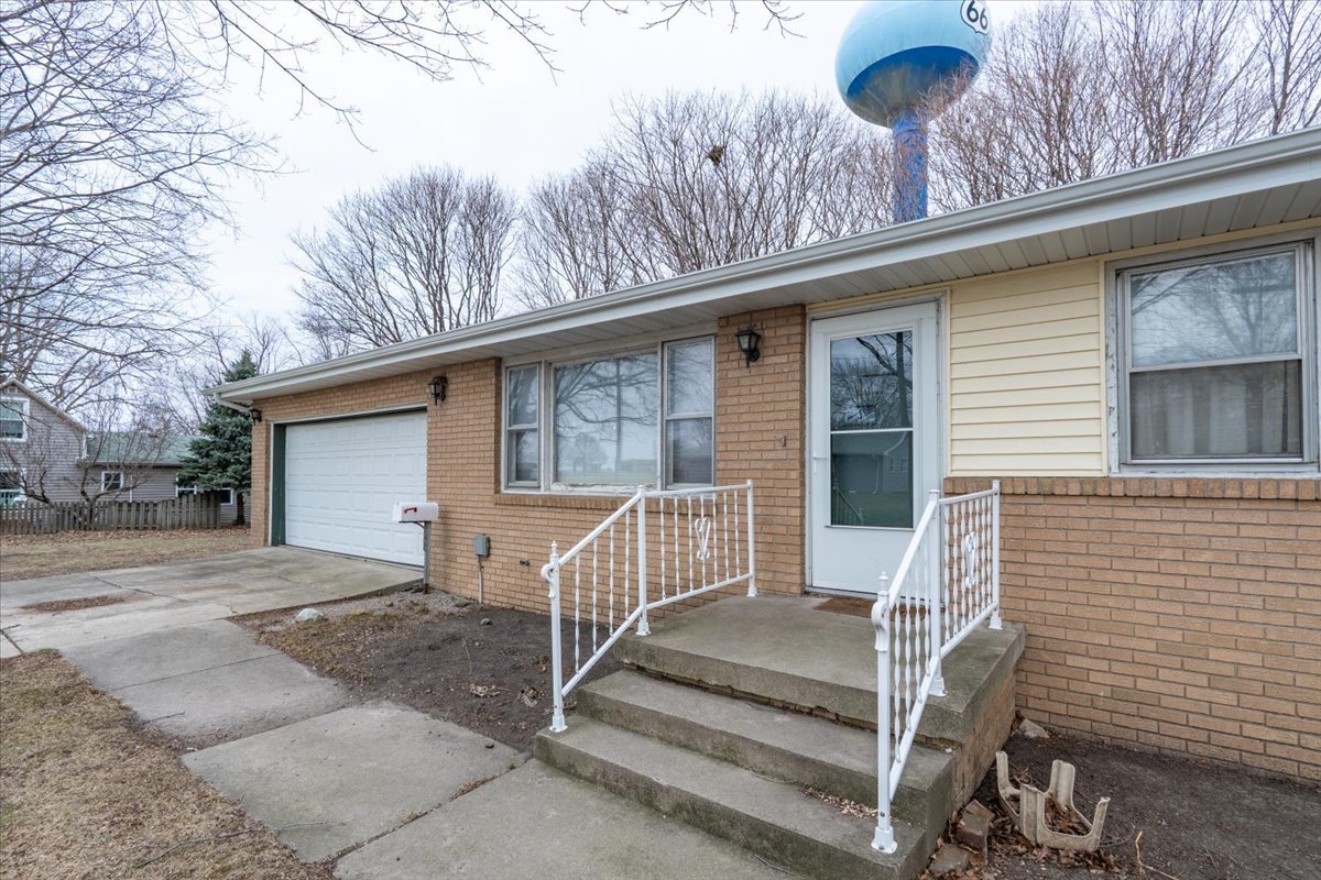 304 N Main Street, Mclean, IL 61754