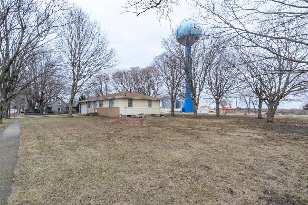 304 N Main Street, Mclean, IL 61754