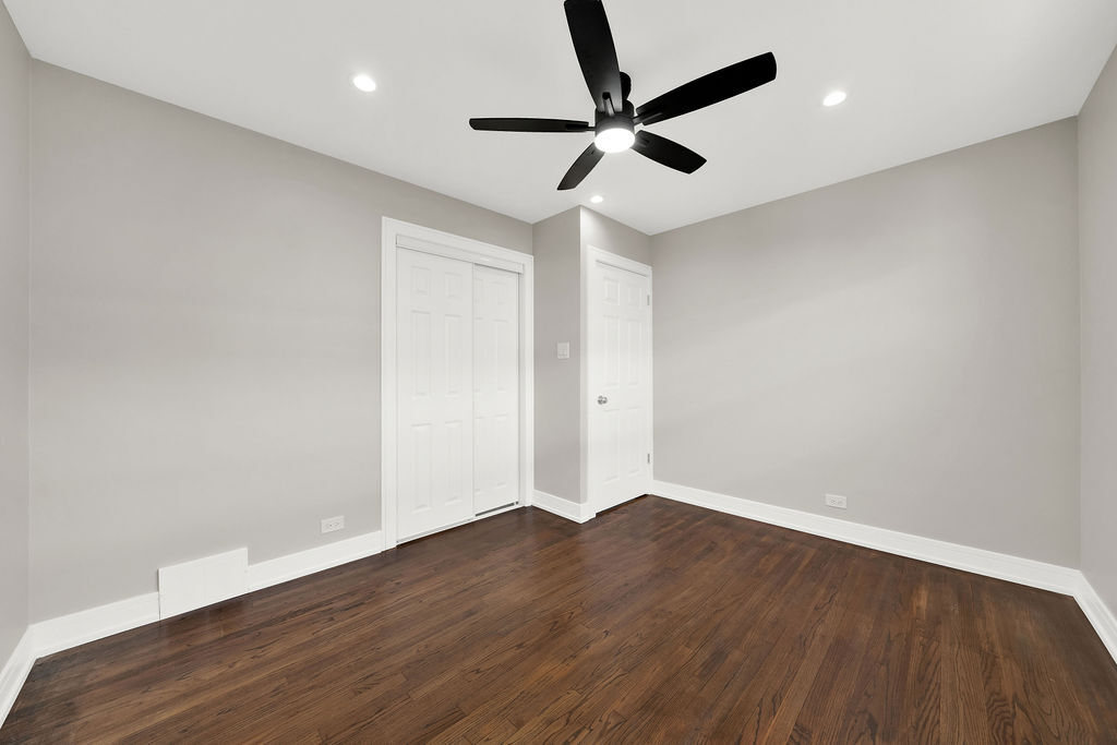 7725 S Albany Avenue, Chicago, IL 60652