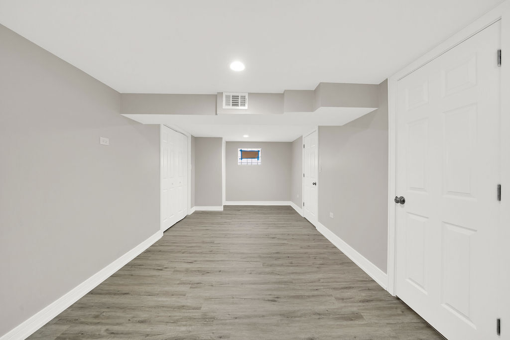 7725 S Albany Avenue, Chicago, IL 60652