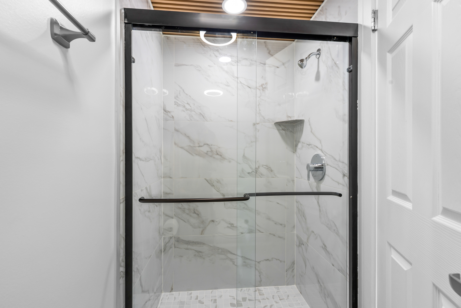 2086 Saint Johns Avenue #306, Highland Park, IL 60035